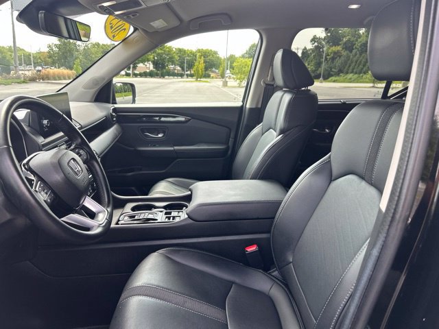 Used 2025 Honda Pilot EX-L image 14