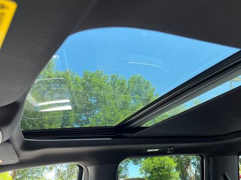 Used 2023 Ford F150 Lariat w/ Trailer Tow Package image 26