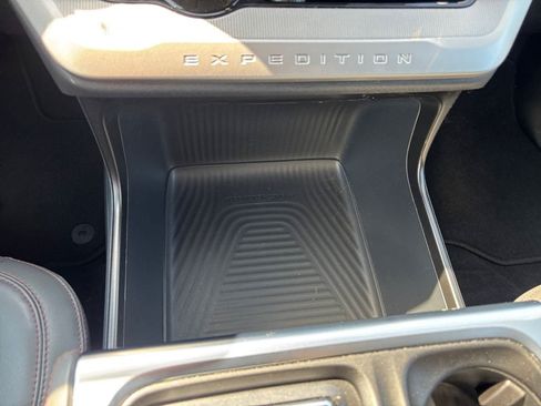 Used 2025 Ford Expedition Max Active AWD/4WD image 26