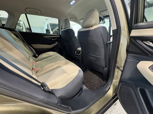 Used 2024 Subaru Outback Premium AWD/4WD image 27