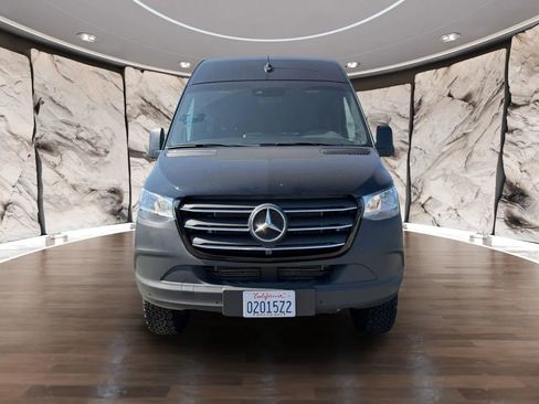 Used 2019 Mercedes-Benz Sprinter 2500 image 2