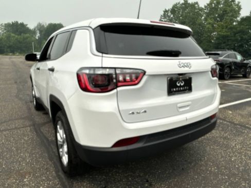Used 2025 Jeep Compass Sport AWD/4WD image 9