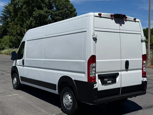 Used 2025 RAM ProMaster 2500 FWD image 4