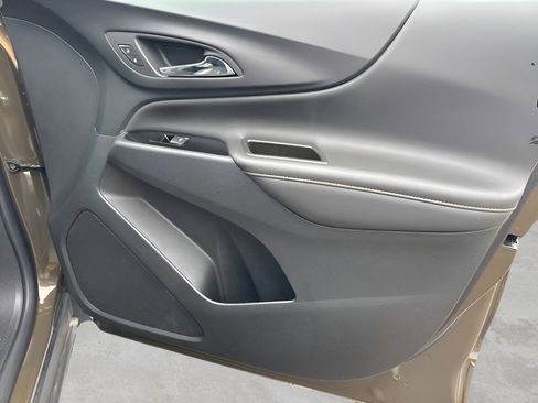 Used 2024 Chevrolet Equinox Premier image 10