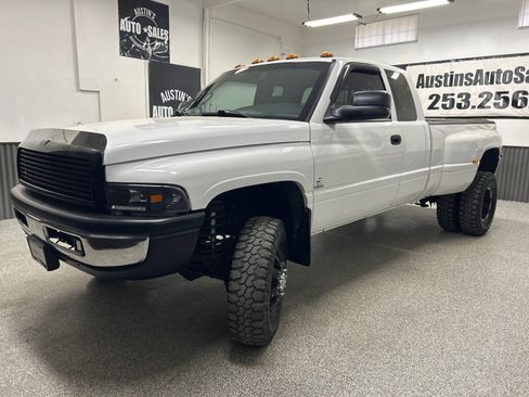 Used 2001 Dodge Ram 3500 Truck SLT image 3