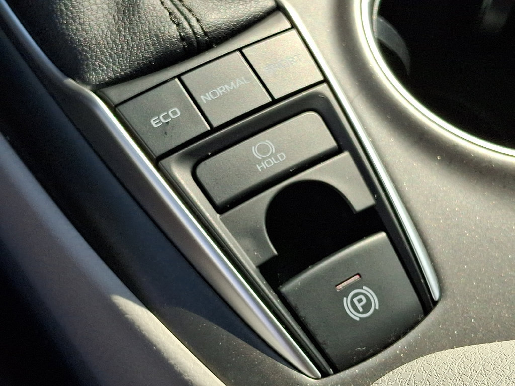Used 2024 Toyota Camry LE AWD/4WD image 27