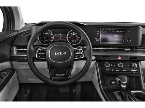 Used 2023 Kia Carnival LX FWD image 4
