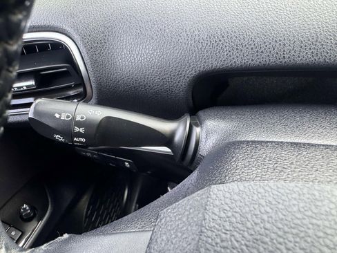 Used 2017 Toyota Prius Prime Premium image 28