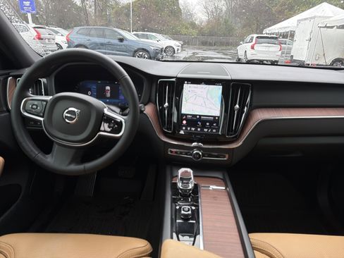 Certified 2024 Volvo XC60 T8 Ultimate w/ Climate Package image 30