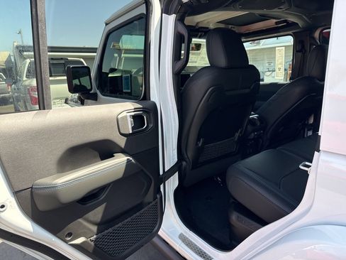 New 2025 Jeep Wrangler Unlimited Rubicon 4xe image 12
