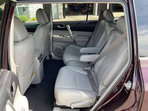 Used 2013 Toyota Highlander SE AWD/4WD image 26