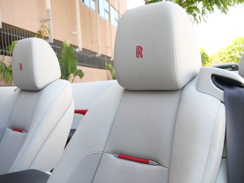 Used 2020 Rolls-Royce Dawn RWD image 10