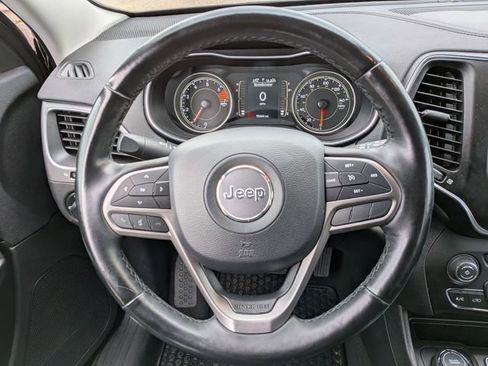 Certified 2019 Jeep Cherokee Latitude Plus w/ Cold Weather Group AWD/4WD image 18
