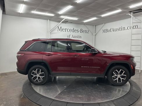 Used 2023 Jeep Grand Cherokee Limited image 8