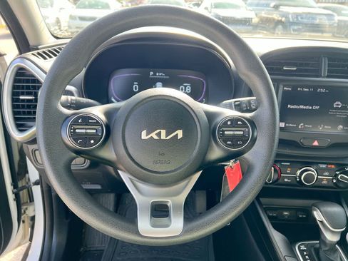 Used 2023 Kia Soul LX w/ Option Group 015 FWD image 14