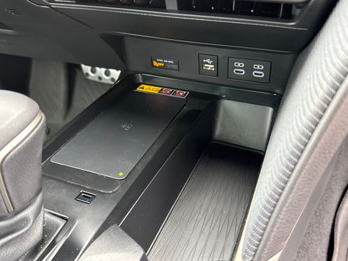 Used 2025 Toyota Camry SE FWD image 17