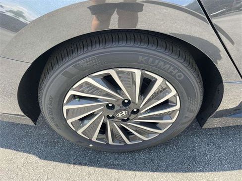 New 2025 Hyundai Sonata SEL image 8