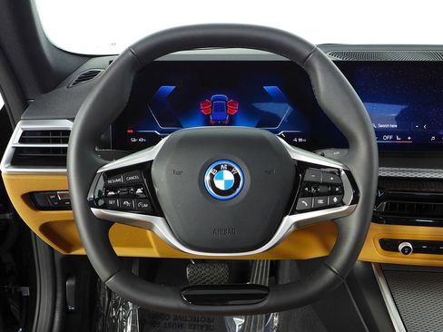 Used 2025 BMW i4 eDrive40 w/ Parking Assistance Package RWD image 27