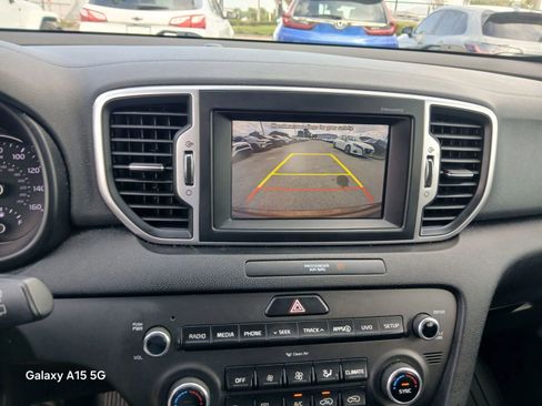 Used 2018 Kia Sportage LX w/ LX Technology Package FWD image 30