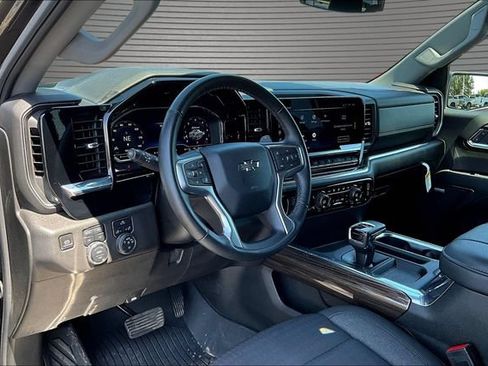 Used 2024 Chevrolet Silverado 1500 RST w/ Convenience Package II AWD/4WD image 18