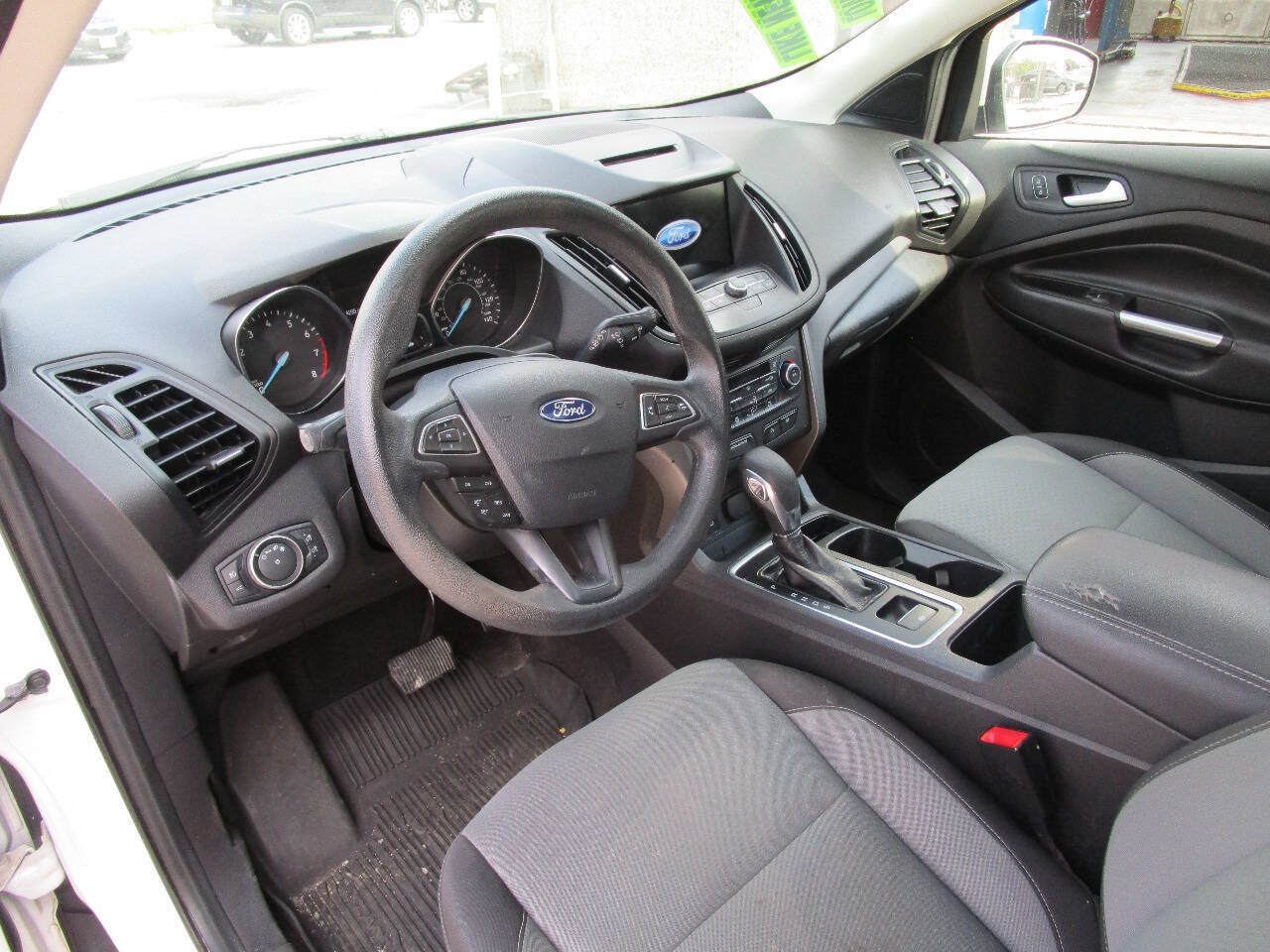 Used 2018 Ford Escape SE w/ SE Sync 3 Package FWD image 8