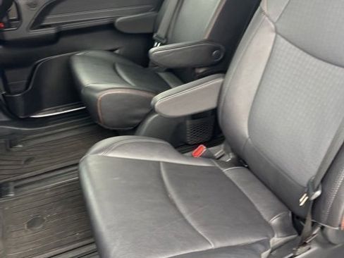 Used 2024 Toyota Sienna XSE image 11