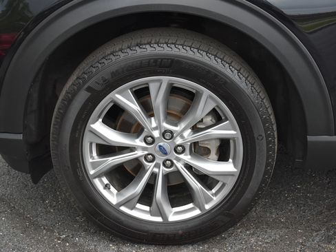 Used 2024 Ford Explorer Limited w/ Limited Technology Package AWD/4WD image 11