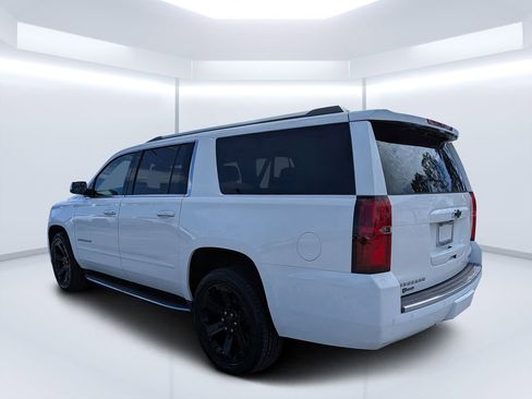 Used 2017 Chevrolet Suburban Premier image 5