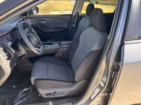 Used 2023 Nissan Rogue SV image 23