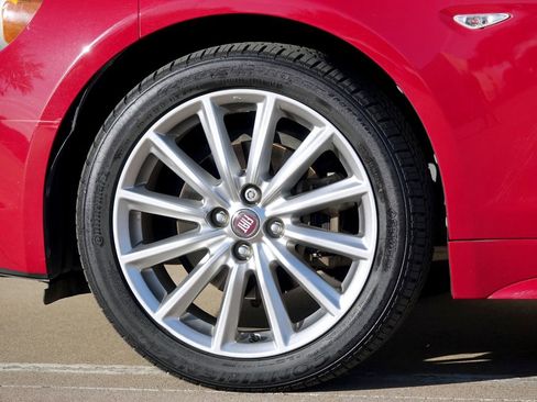 Used 2018 FIAT 124 Spider Lusso w/ Navigation & Sound Group image 22