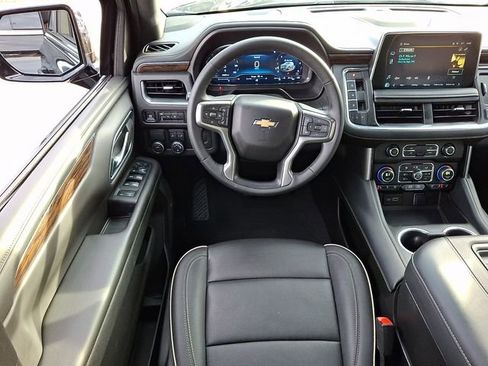 Used 2024 Chevrolet Suburban Premier image 16