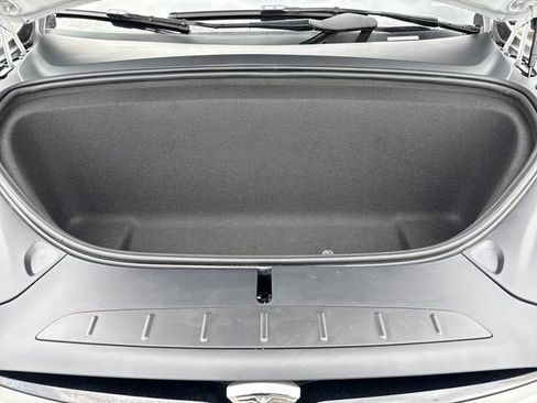 Used 2023 Tesla Model X image 34