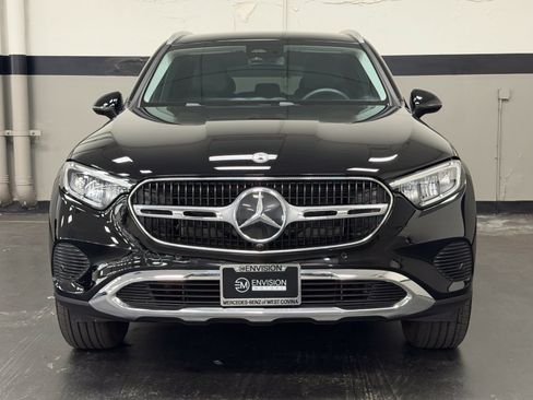 Used 2025 Mercedes-Benz GLC 350e 4MATIC image 4