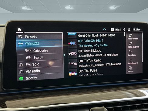 Used 2022 BMW 530e w/ Premium Package image 26