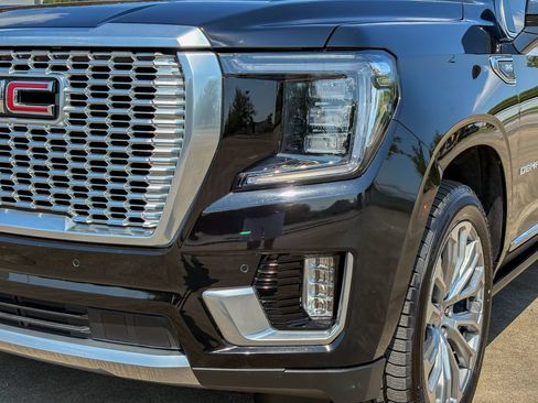 Used 2023 GMC Yukon XL Denali w/ Max Trailering Package AWD/4WD image 6