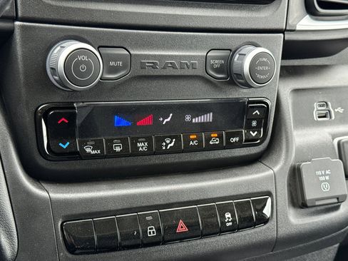 New 2026 RAM ProMaster 2500 w/ Quick Order Package 22G SLT image 18