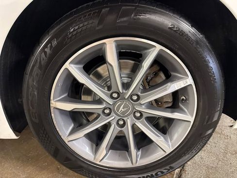 Certified 2018 Acura TLX FWD image 9