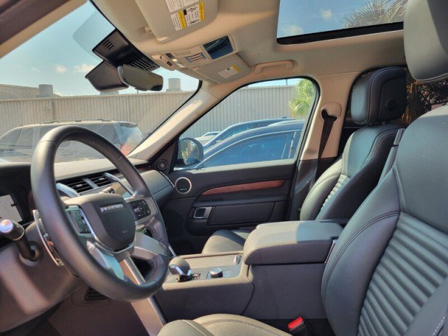 Used 2024 Land Rover Discovery S AWD/4WD image 7