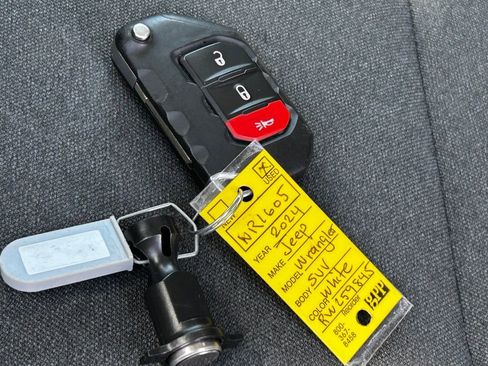Used 2024 Jeep Wrangler Unlimited Rubicon AWD/4WD image 44