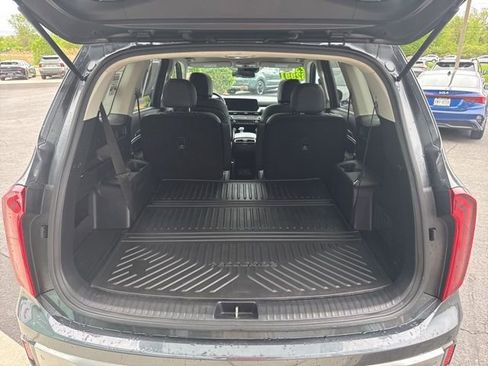 Certified 2023 Kia Telluride S w/ S Sunroof Package AWD/4WD image 9