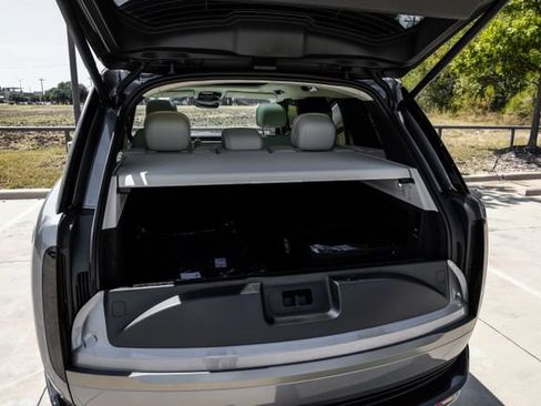 New 2026 Land Rover Range Rover SE AWD/4WD image 68