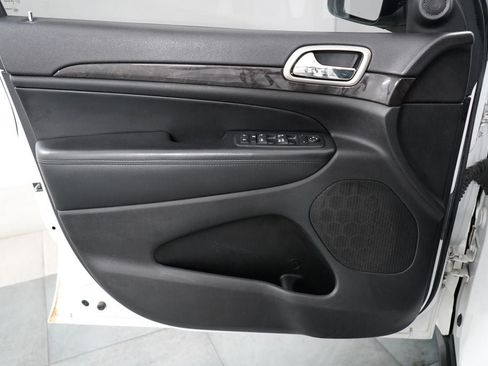 Used 2013 Jeep Grand Cherokee Laredo AWD/4WD image 21