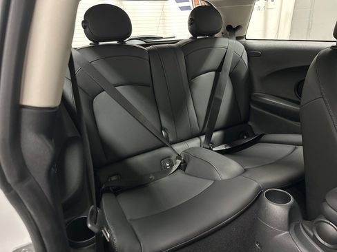 Used 2023 MINI Cooper 2-Door Hardtop image 32