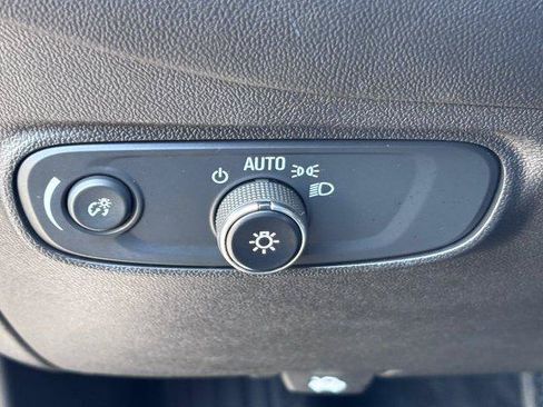 Used 2023 Chevrolet Equinox LT FWD image 20