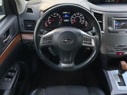 Used 2014 Subaru Outback 2.5i Limited w/ Moonroof Package image 9
