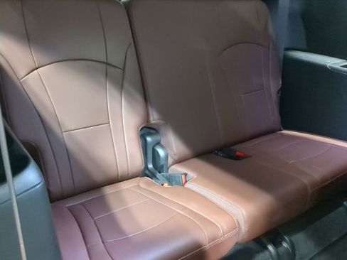 Used 2021 Buick Enclave Avenir w/ Avenir Technology Package image 37