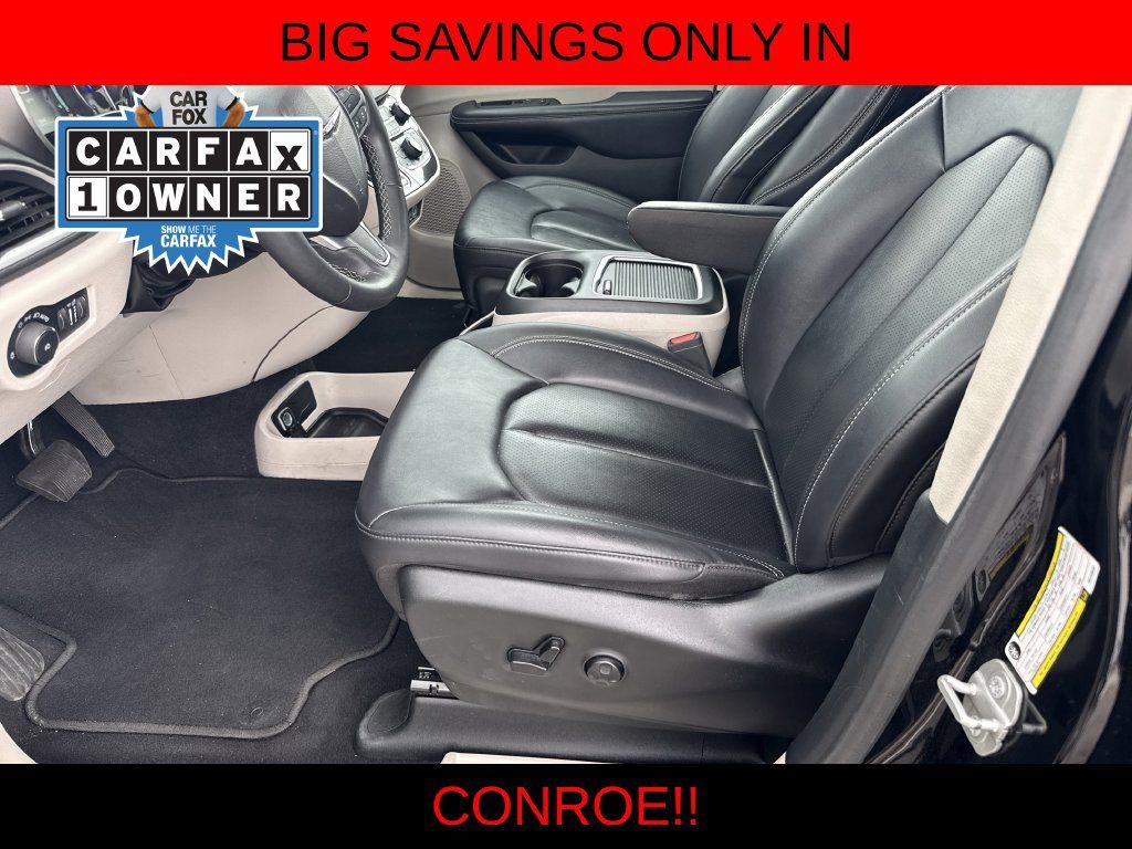 Used 2024 Chrysler Pacifica Touring-L FWD image 12