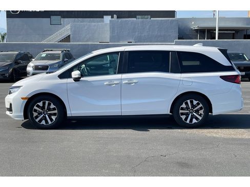 Certified 2026 Honda Odyssey EX-L image 2