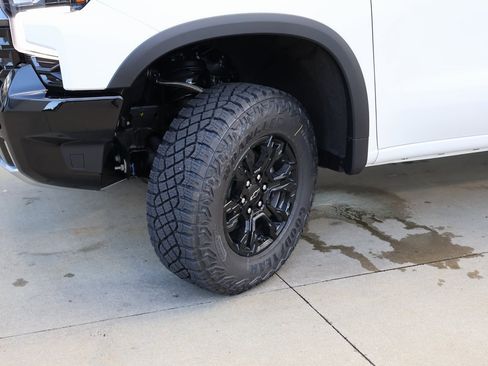 New 2026 Chevrolet Silverado 1500 ZR2 w/ Dark Appearance Package image 47