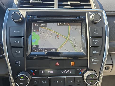 Used 2015 Toyota Camry XLE image 21